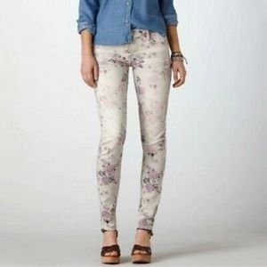 😊3/$30💖 American Eagle Floral Jeans Jegging